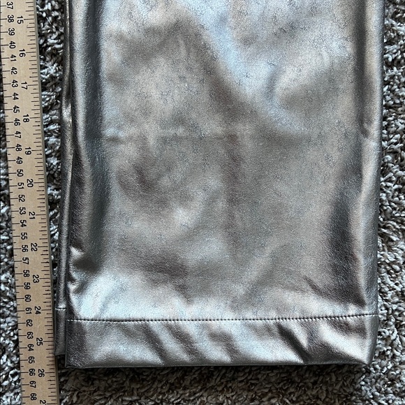 NWT Lesley Evers Cheryl Silver Faux Leather Pants in Size S - Picture 8 of 11